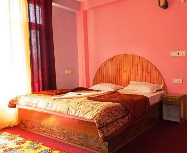 Hotel Kingston Manāli Екстериор снимка