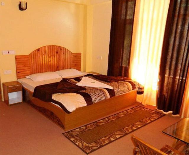 Hotel Kingston Manāli Екстериор снимка