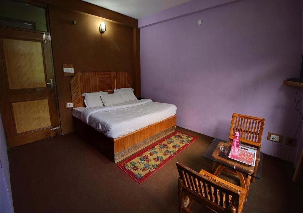 Hotel Kingston Manāli Екстериор снимка