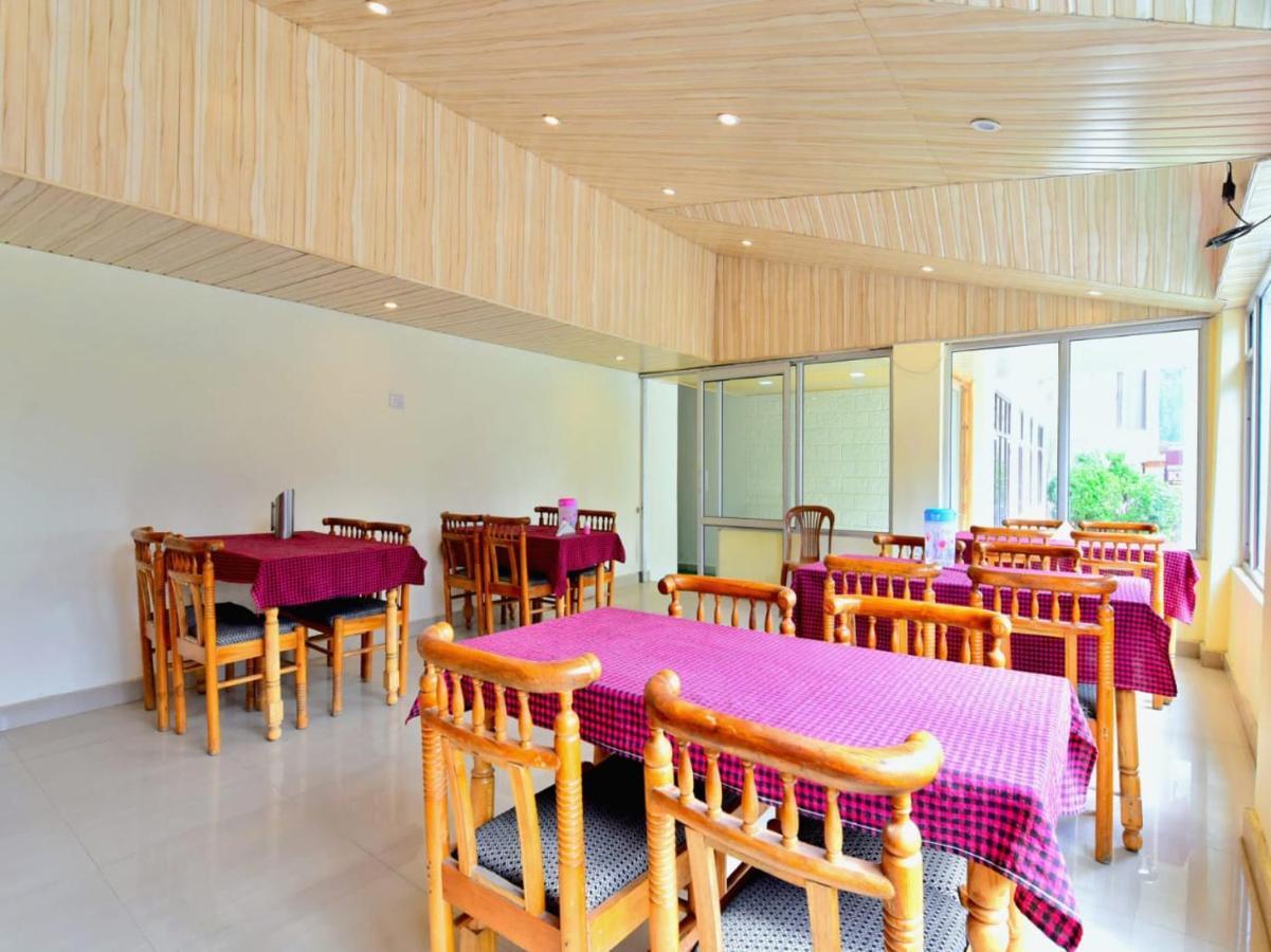 Hotel Kingston Manāli Екстериор снимка